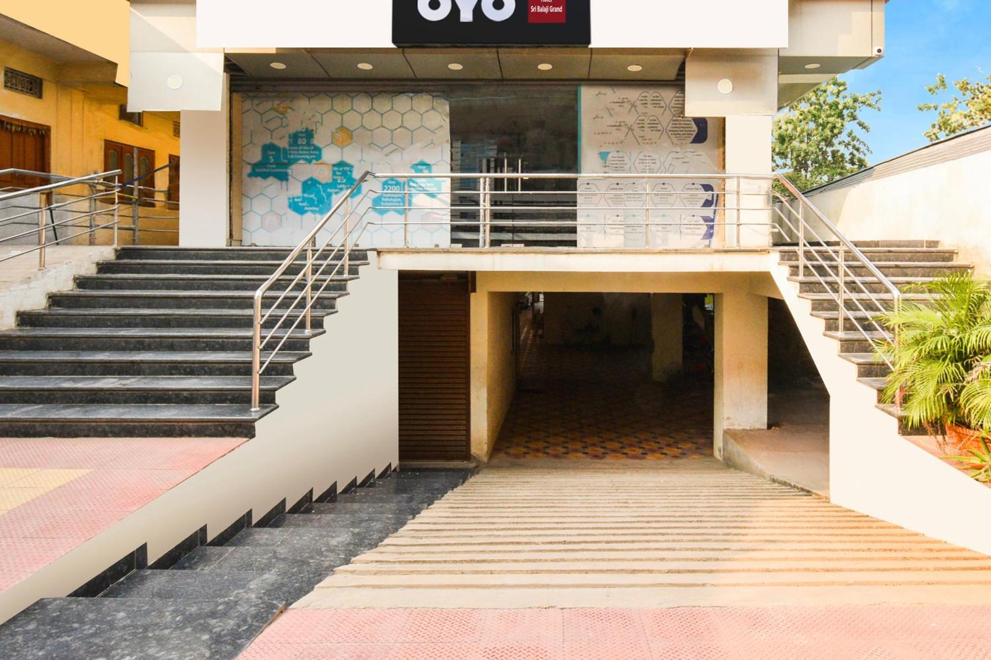 Hotel O Sri Balaji Grand Hyderabad Exteriör bild